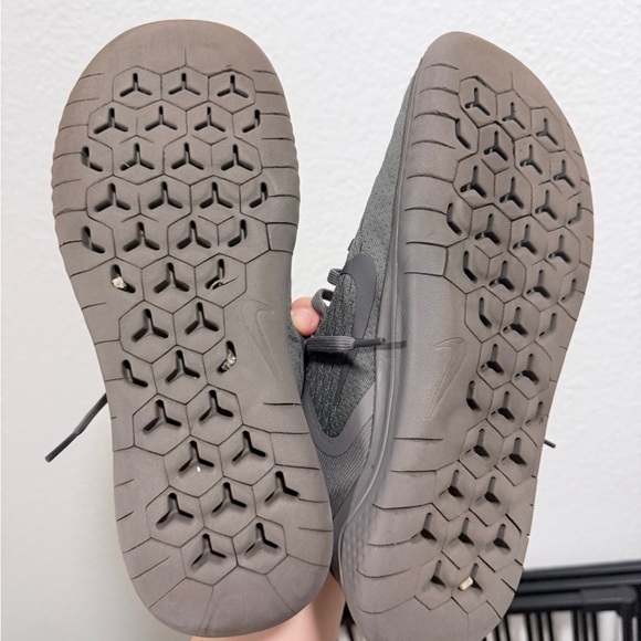 Nike grey free runs - Picture 9 of 9